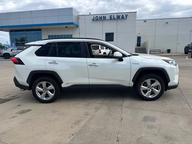 Used 2021  Toyota Limited image 4