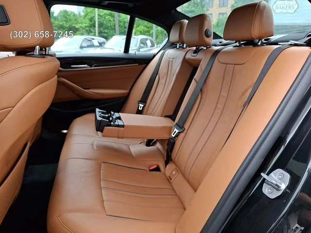 Used 2019 Black Sapphire Metallic BMW 530e xDrive iPerformance image 10