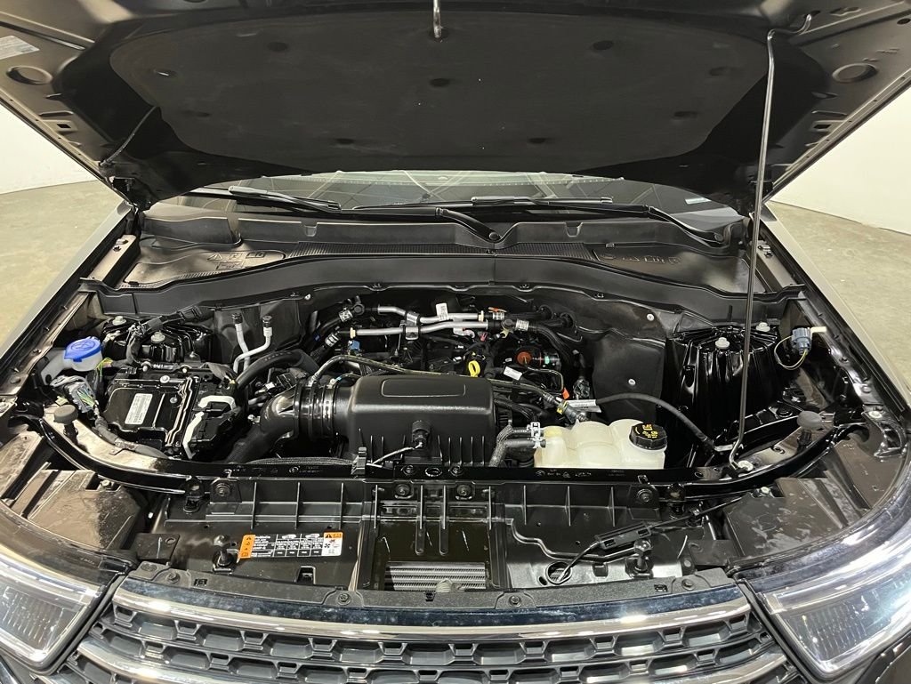 Used 2023 Black Ford XLT image 6