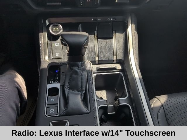 Used 2025 White Pearl Lexus 550 Premium+ image 6