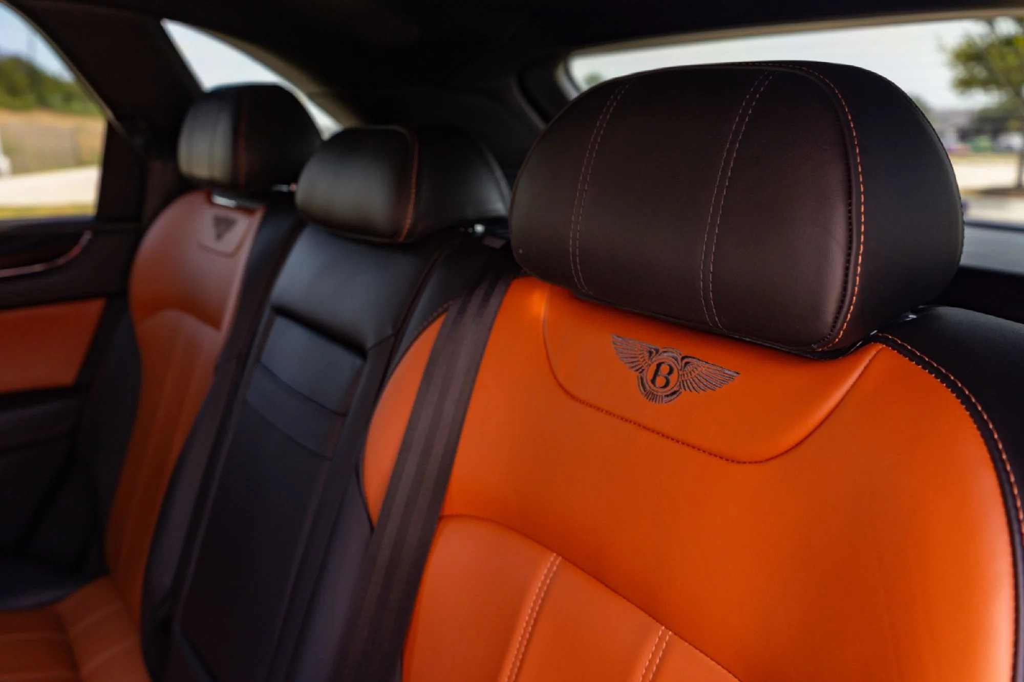 Used 2019 Black Bentley V8 image 28