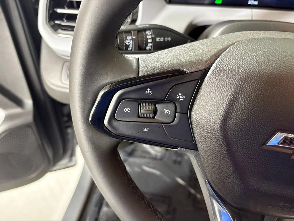 New 2027 Sterling Grey Metallic Chevrolet LT image 23