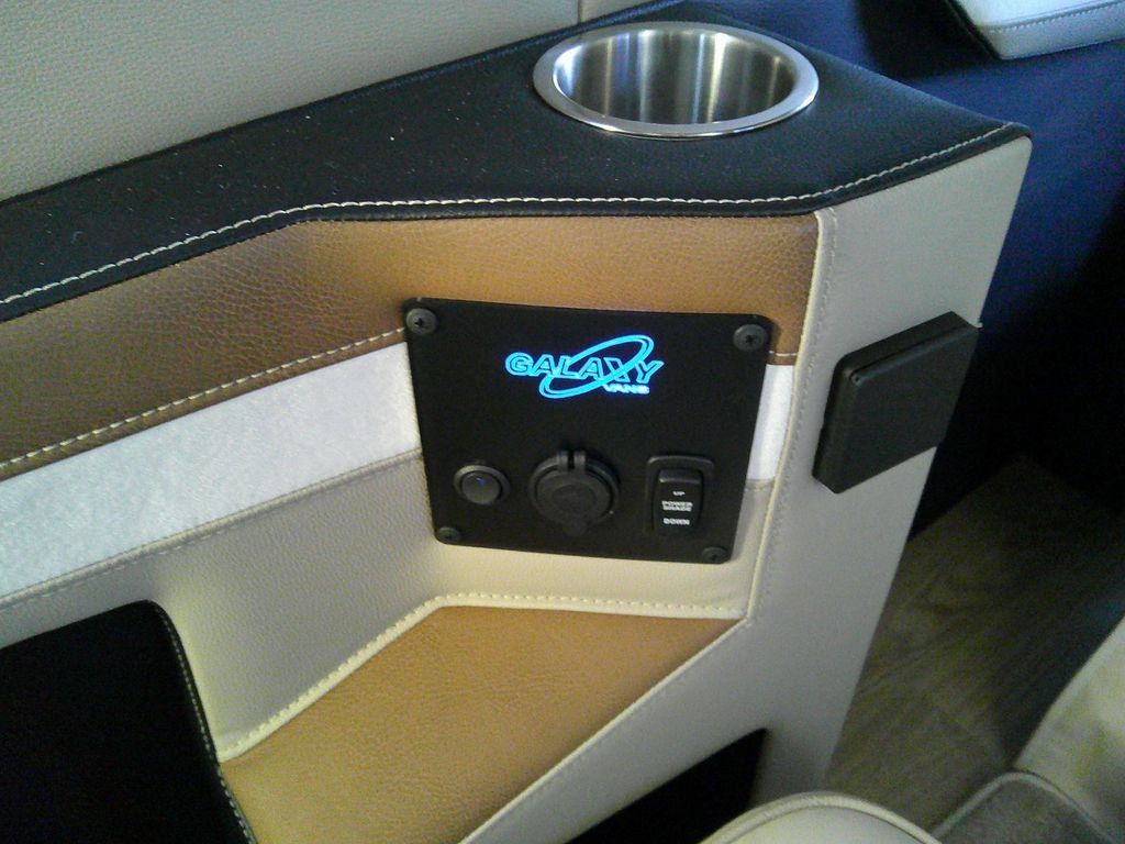 Used 2024 Black RAM High Roof image 37