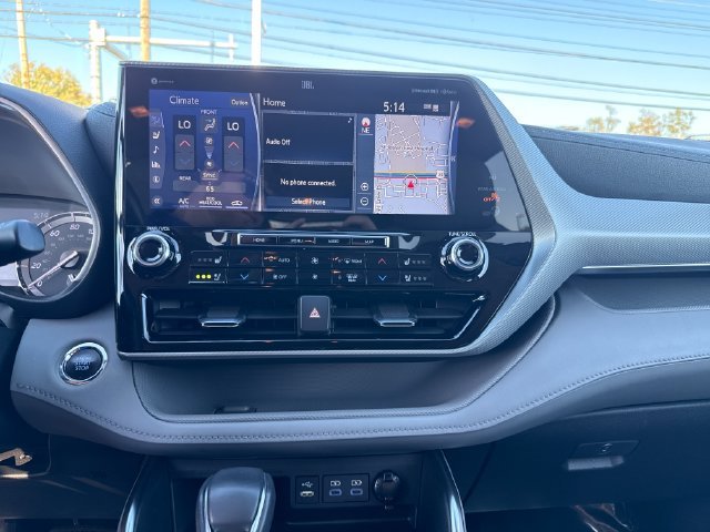 Used 2022 Gray Toyota Platinum image 21