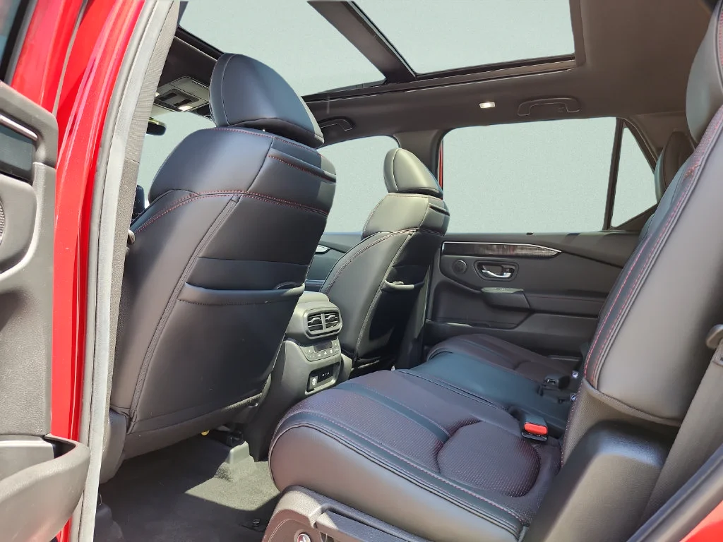 2025 Honda Pilot Black Edition - Photo 33