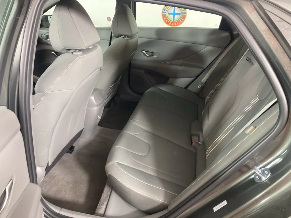 2025 Hyundai Elantra SEL - Photo 13