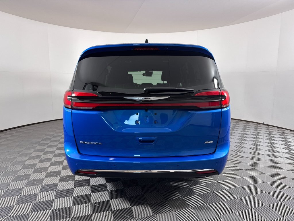 New 2026 Hydro Blue Pearl-Coat Exterior Paint Chrysler Select image 12