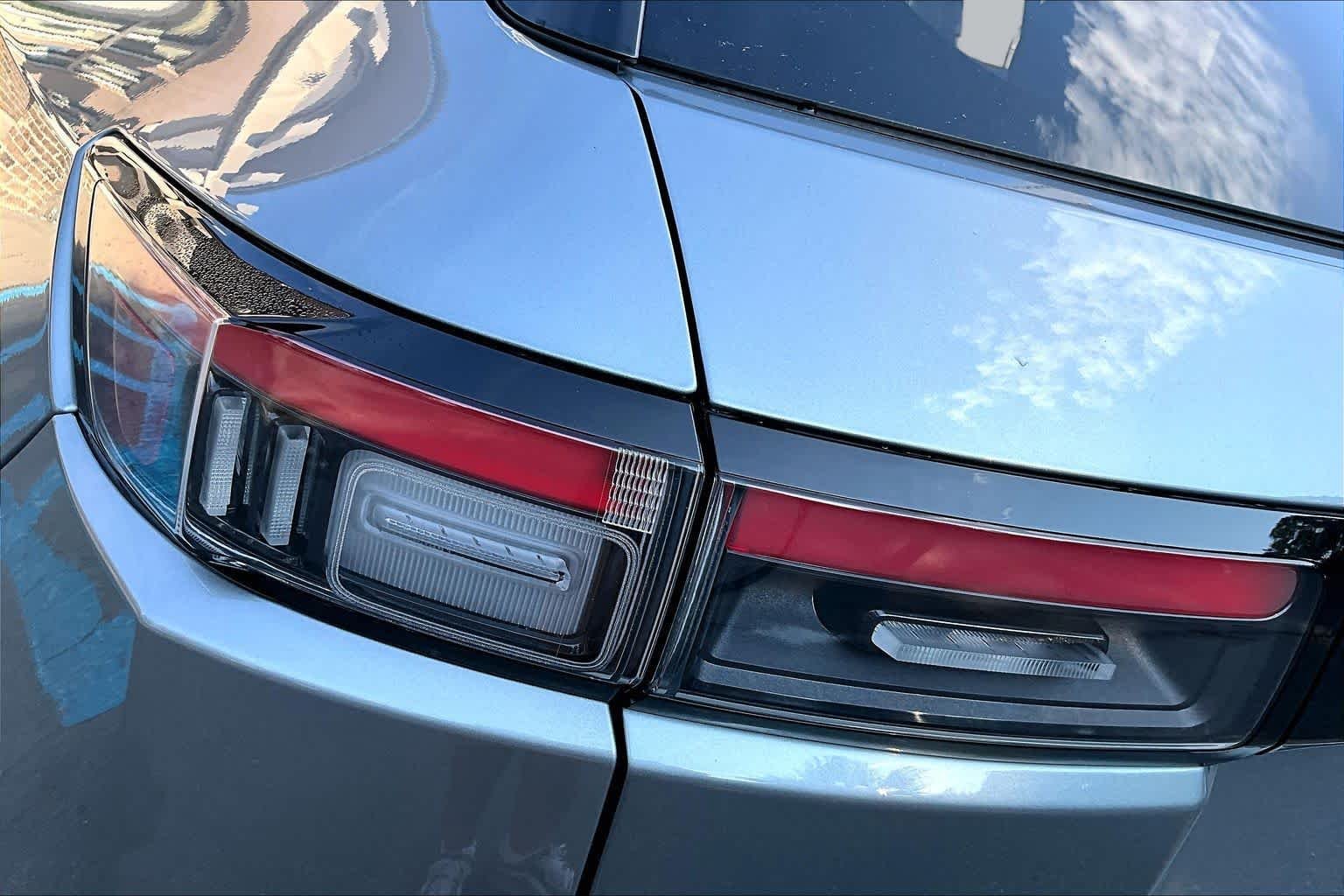 Used 2024 Mercury Silver Metallic Honda EX image 27