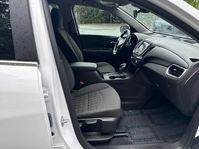 Used 2024 Summit White Chevrolet LT image 9