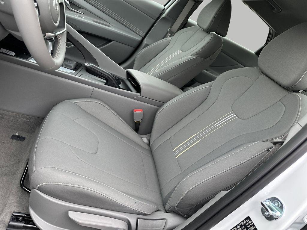 New 2026 Serenity White Hyundai SEL Sport image 9