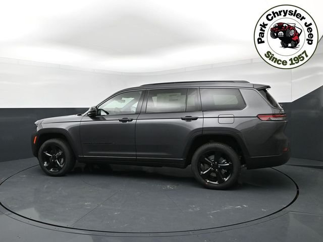 New 2026 Baltic Gray Metallic Clear-Coat Exterior Paint Jeep Limited image 3