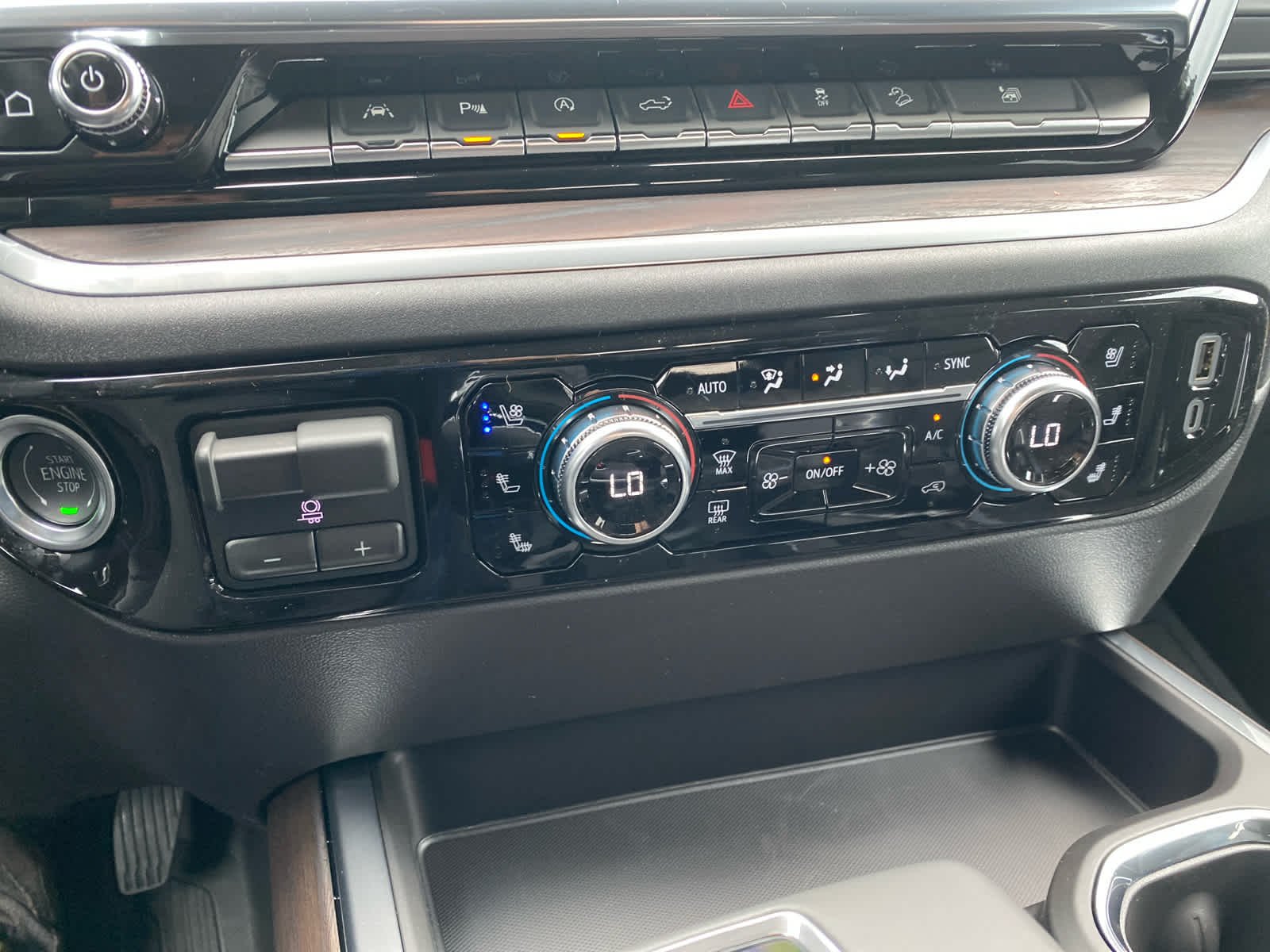 2026 GMC Sierra 1500 SLT - Photo 18