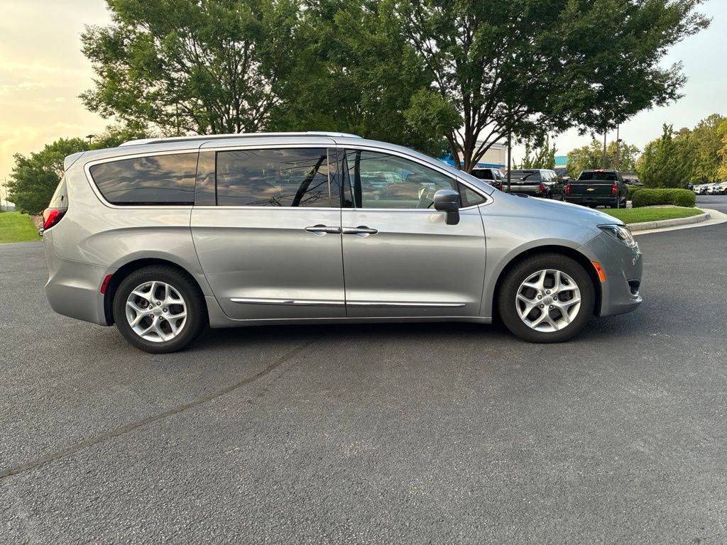 Used 2018 Silver Chrysler Touring L Plus image 4