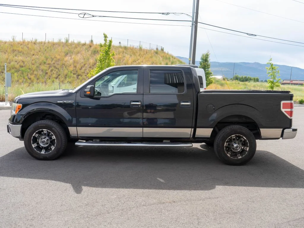 Used 2011 Black Ford XLT image 4