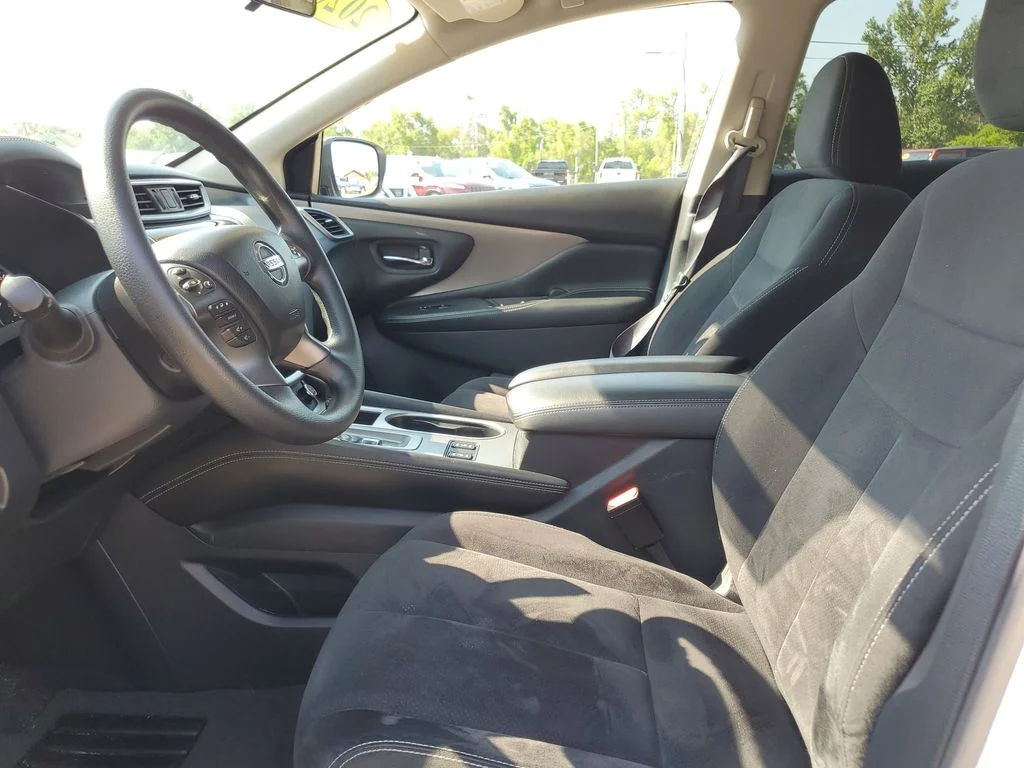 Used 2020 White Nissan S image 8