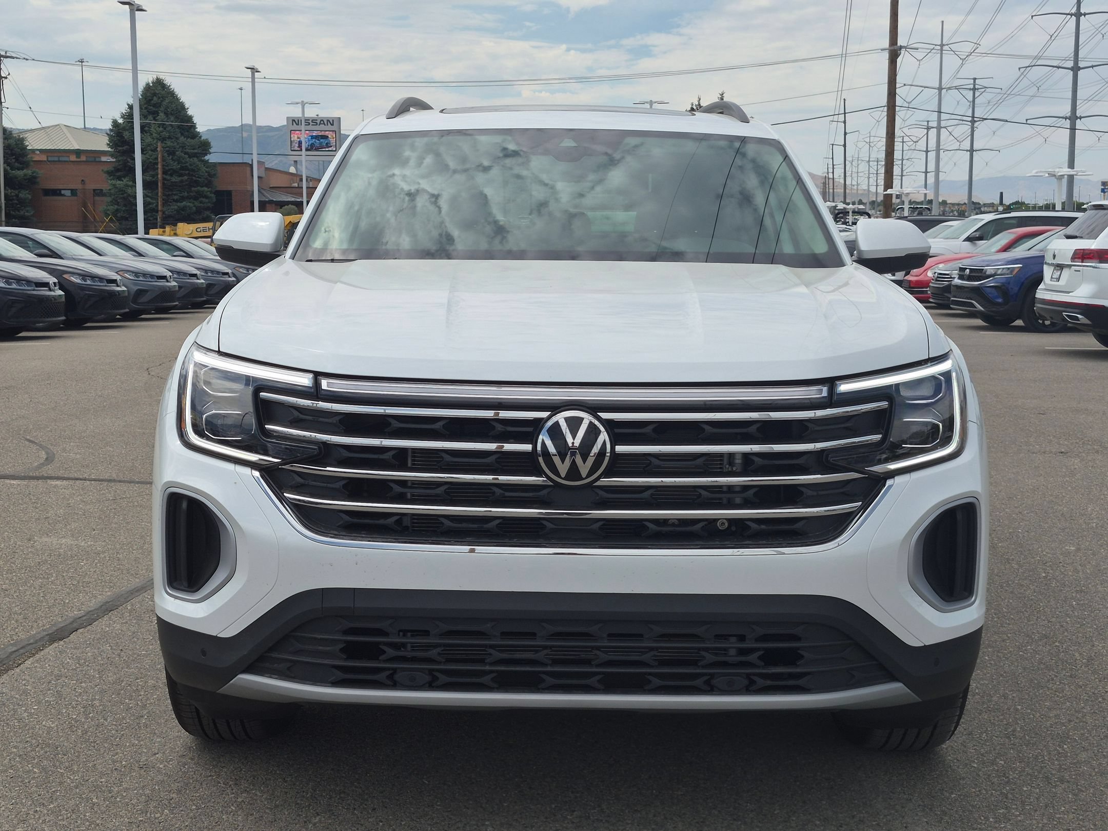 New 2026 Opal White Pearl Volkswagen 2.0T SE w/Technology image 9