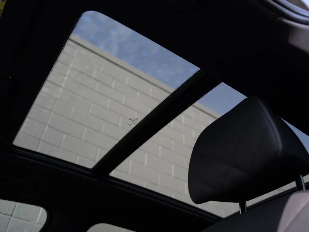 Used 2025 Black BMW M60i image 30