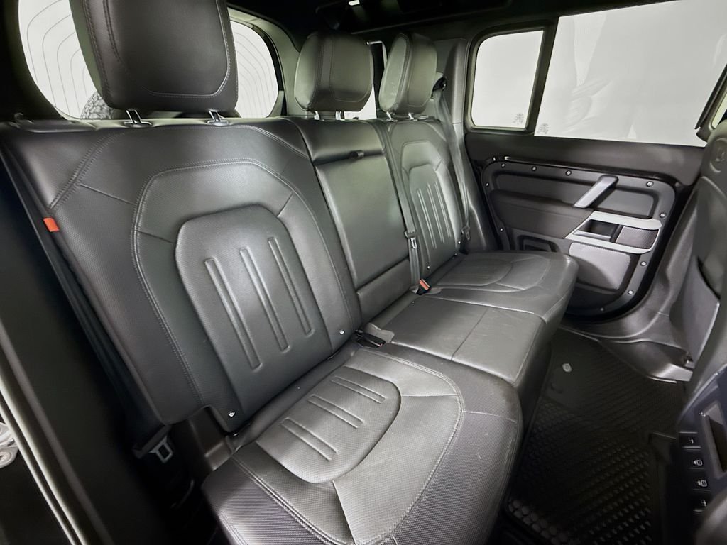 Certified Used 2022 Black Land Rover X-Dynamic SE image 28