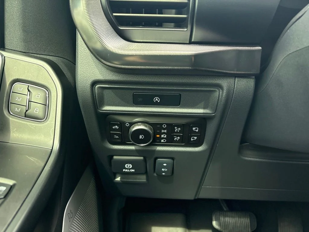 Used 2025 White Ford Raptor image 18