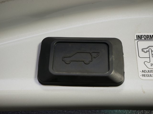 Used 2014 Blizzard Pearl Toyota Limited image 15