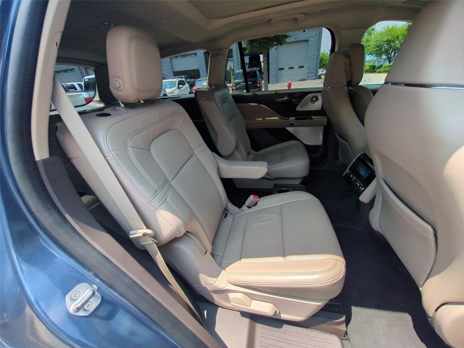 Used 2020 Blue Diamond Metallic Lincoln Reserve image 38