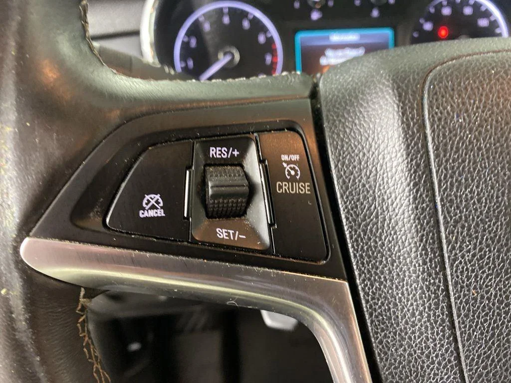 Used 2017 Summit White Buick Essence image 14