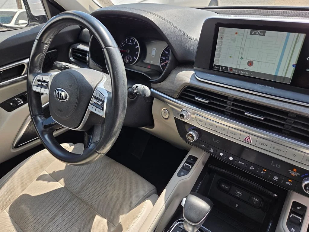 Used 2021 White Pearl Kia SX image 34