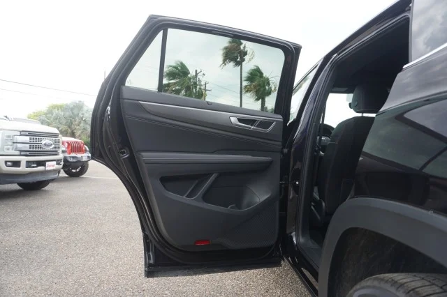 New 2026 Deep Black Pearl Volkswagen 2.0T SE W/TECHNOLOGY image 20