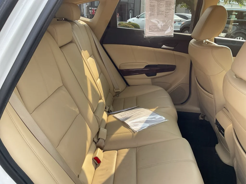 Used 2010 White Honda EX-L image 13