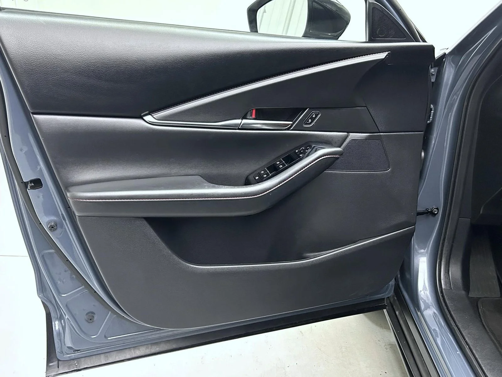 Certified Used 2024 Gray Mazda 2.5 S Carbon Edition image 9