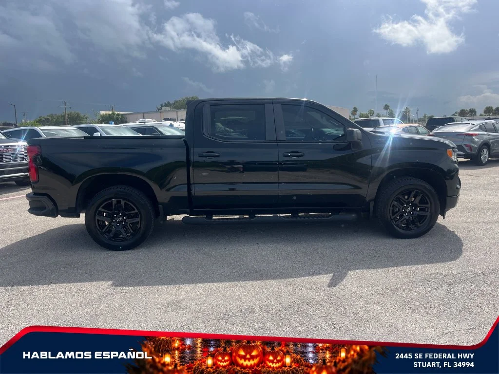 Used 2023 BLACK Chevrolet RST image 4