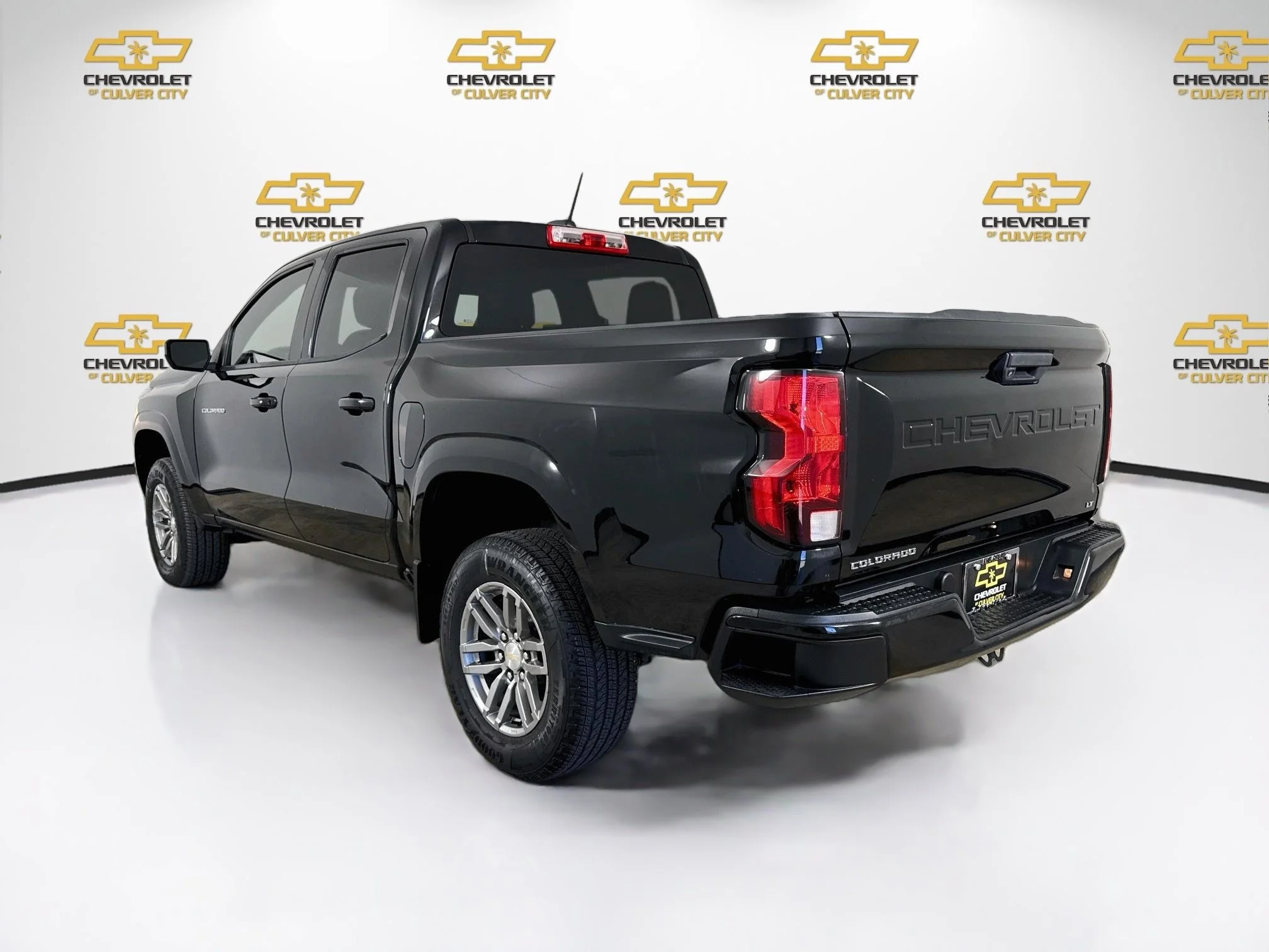Used 2023 BLACK Chevrolet 2WD LT image 6