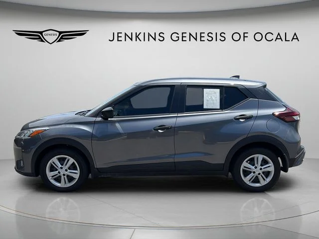Used 2024 Gray Nissan S image 6