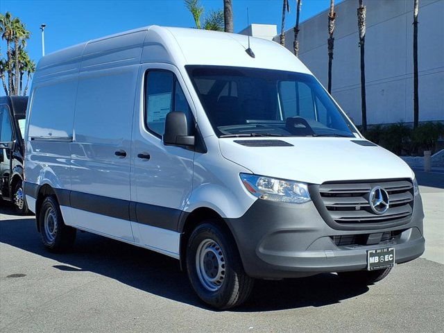 New 2026 Arctic White Mercedes-Benz Cargo 144 WB image 18