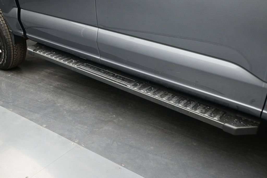 New 2026 Carbonized Gray Metallic Ford XLT image 24