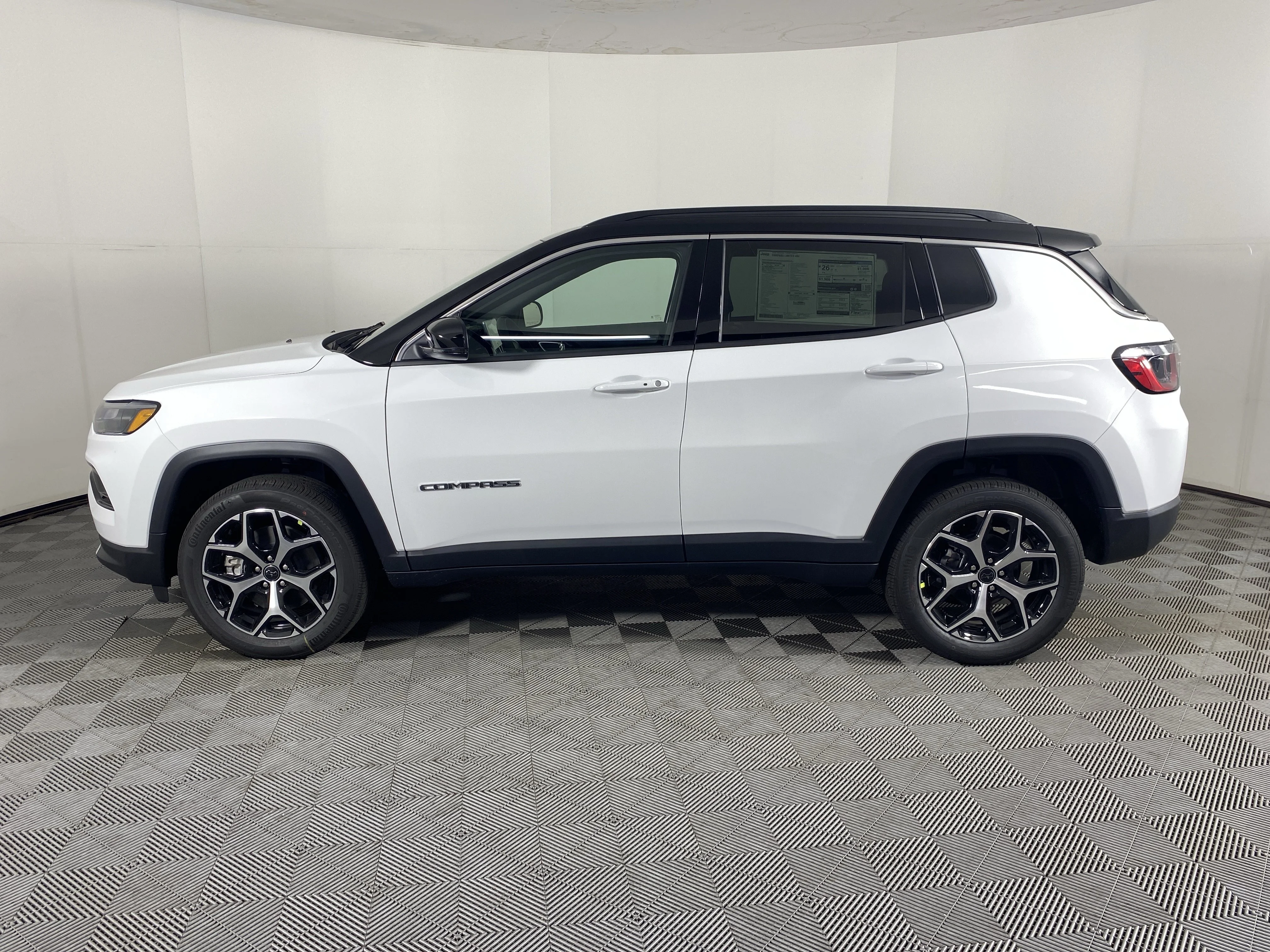 New 2026 Bright White Clear-Coat Exterior Paint Jeep Limited image 9