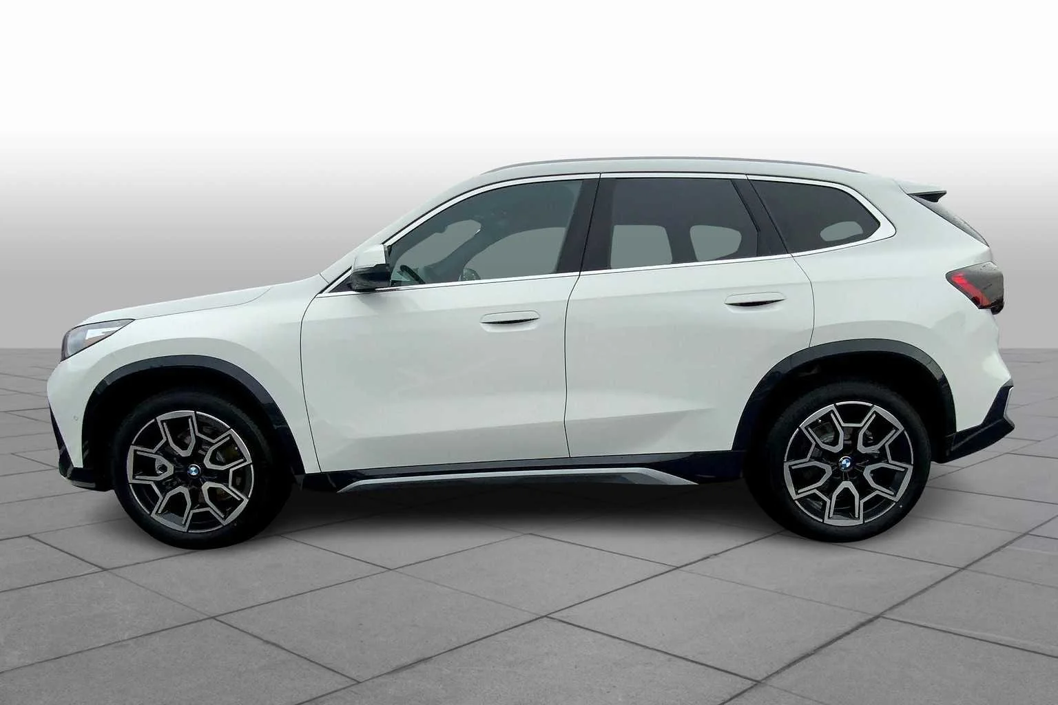2025 BMW X1 28i - Photo 13