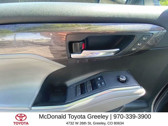 Used 2022 Gray Toyota Platinum image 13