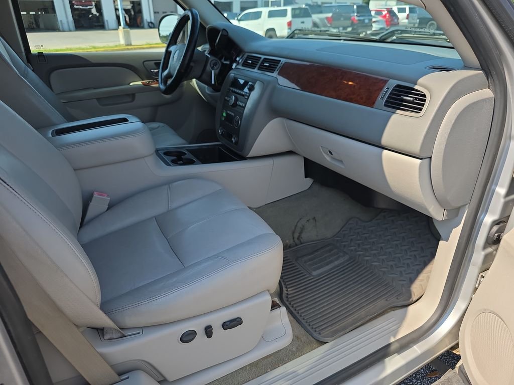Used 2011 Silver GMC SLT image 31