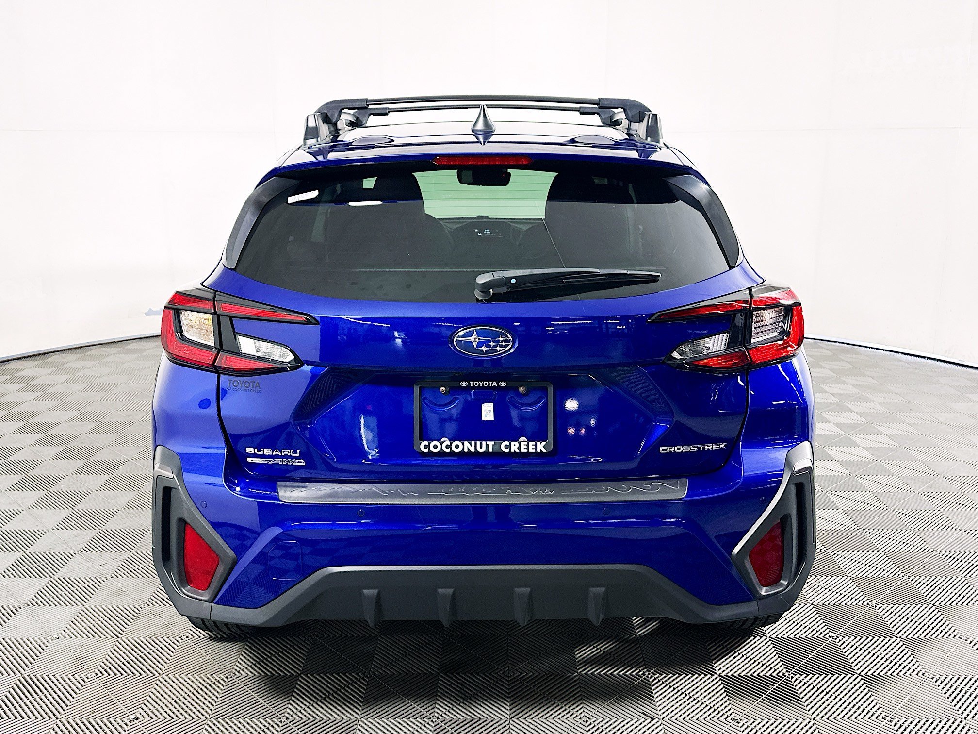 Used 2025 Sapphire Blue Pearl Subaru Limited image 4