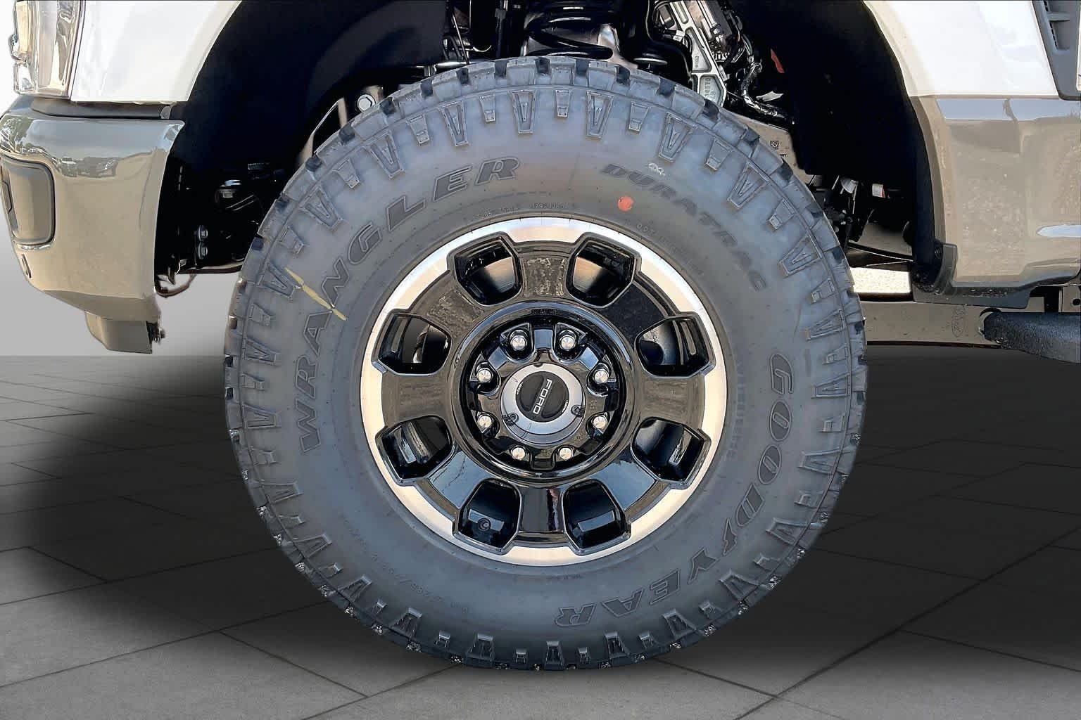 New 2026 Star White Metallic Tri-Coat Ford F-250® King Ranch® image 11