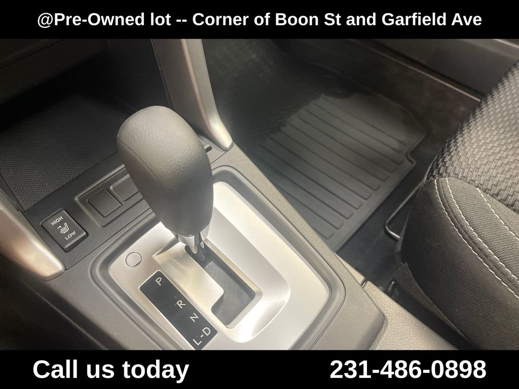 Used 2014 Silver Subaru 2.5i Premium image 25