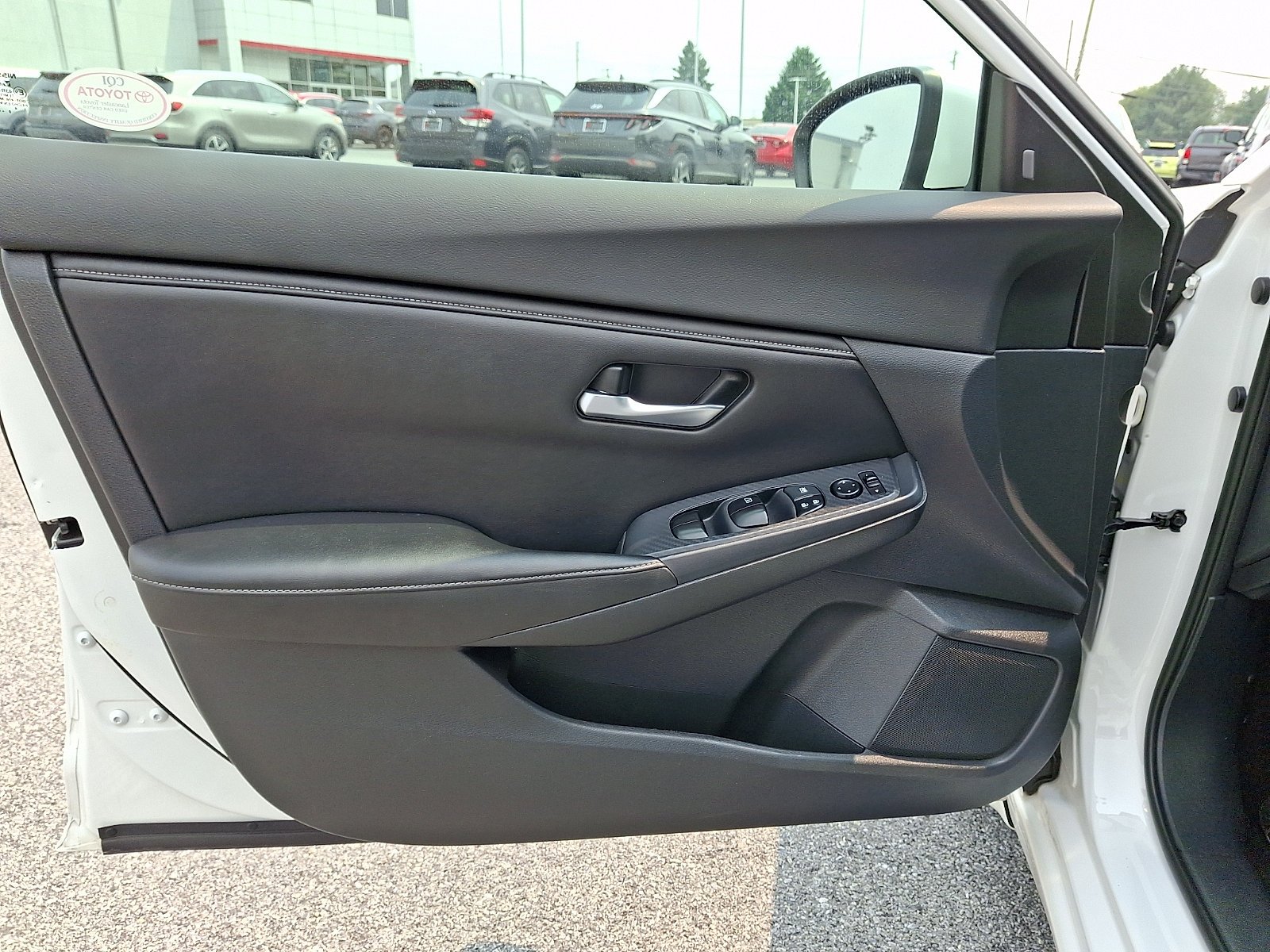 Used 2020 Aspen White Tricoat Nissan SV image 14