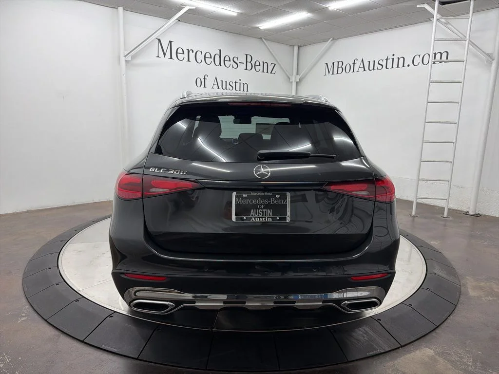 Used 2026 Gray Mercedes-Benz GLC 300 image 6