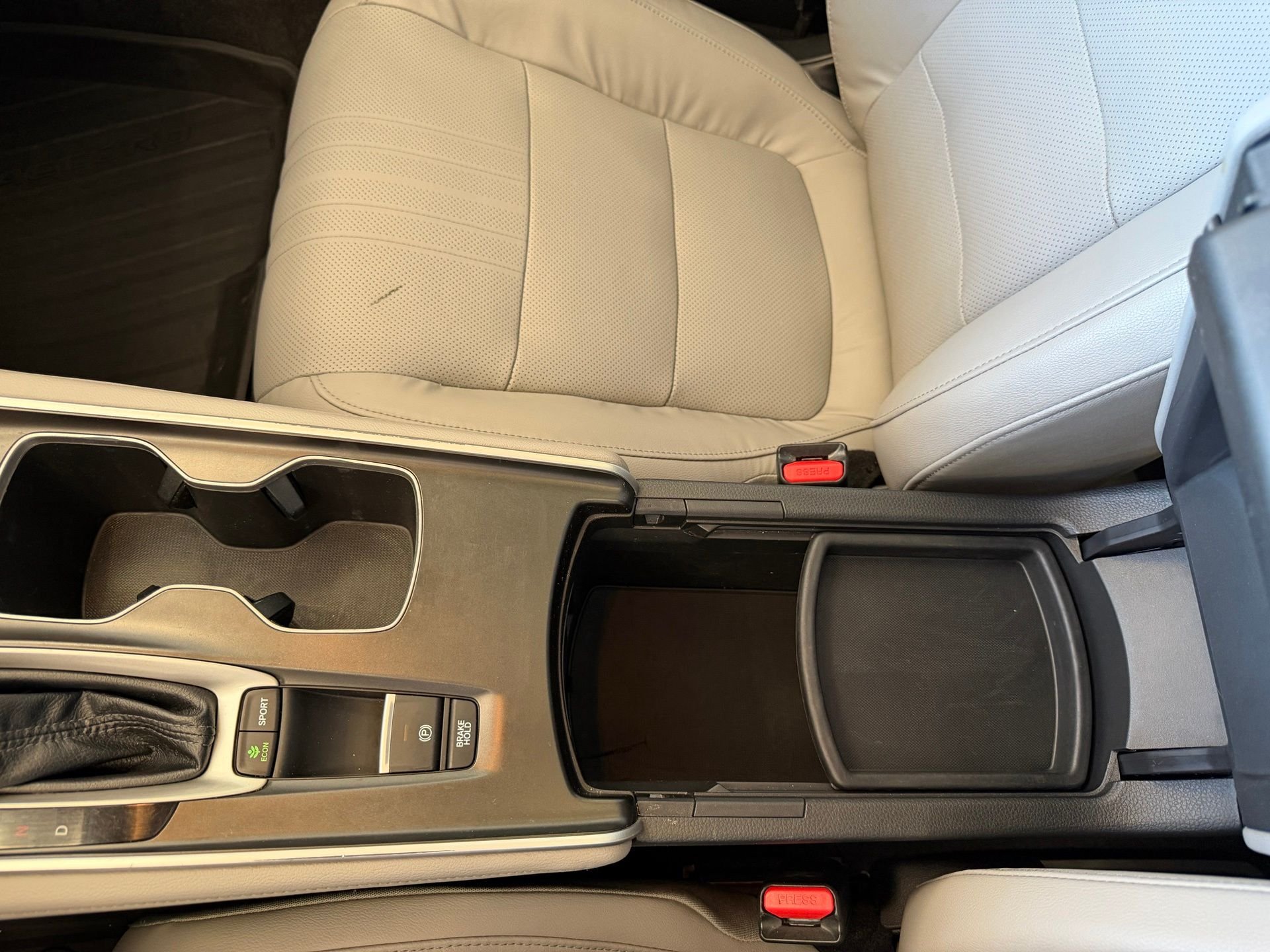 Used 2018 Silver Honda Touring image 25
