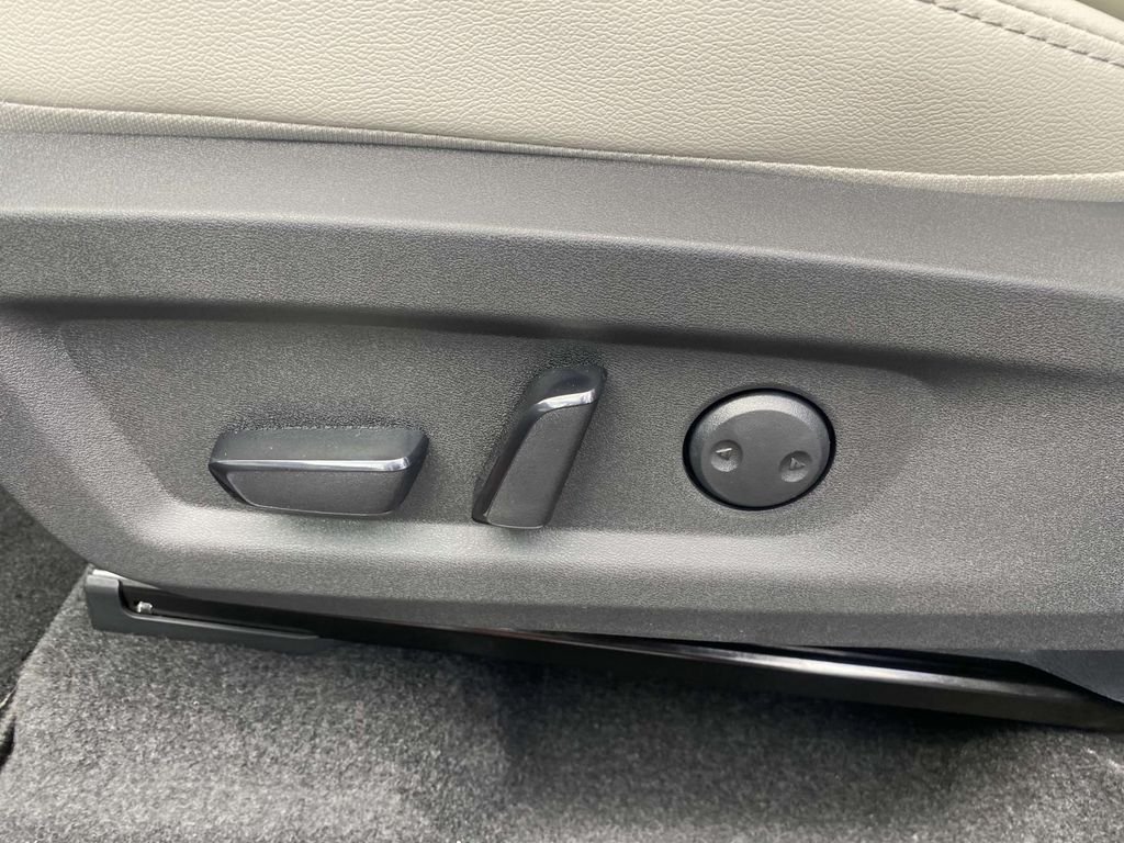 2025 Nissan Murano SV - Photo 13