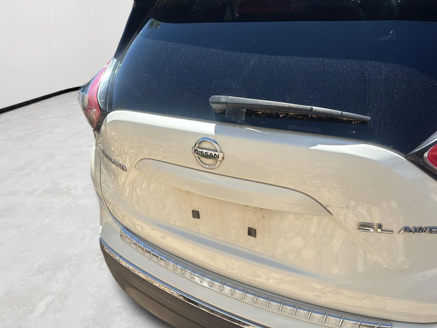 Used 2017 Pearl White Nissan SL image 6