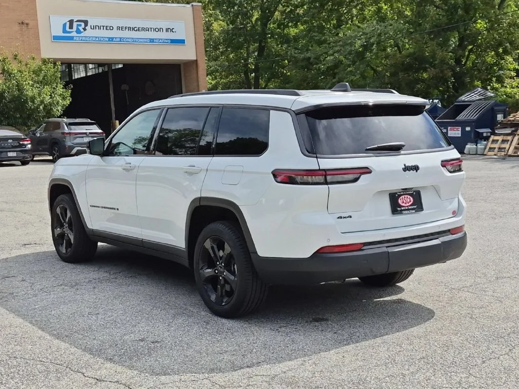 Used 2026 White Jeep Limited image 9