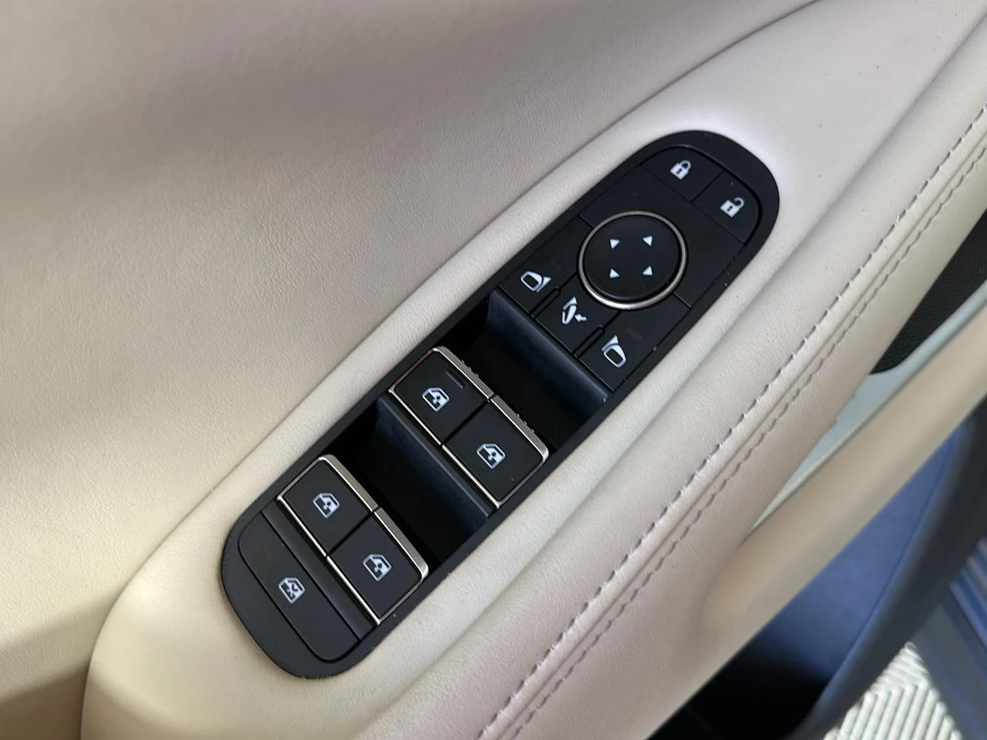 Used 2023 Moonbow Blue INFINITI SENSORY image 8