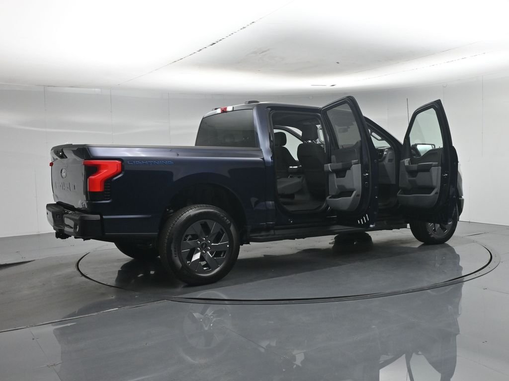 Used 2024 Blue Ford XLT image 6